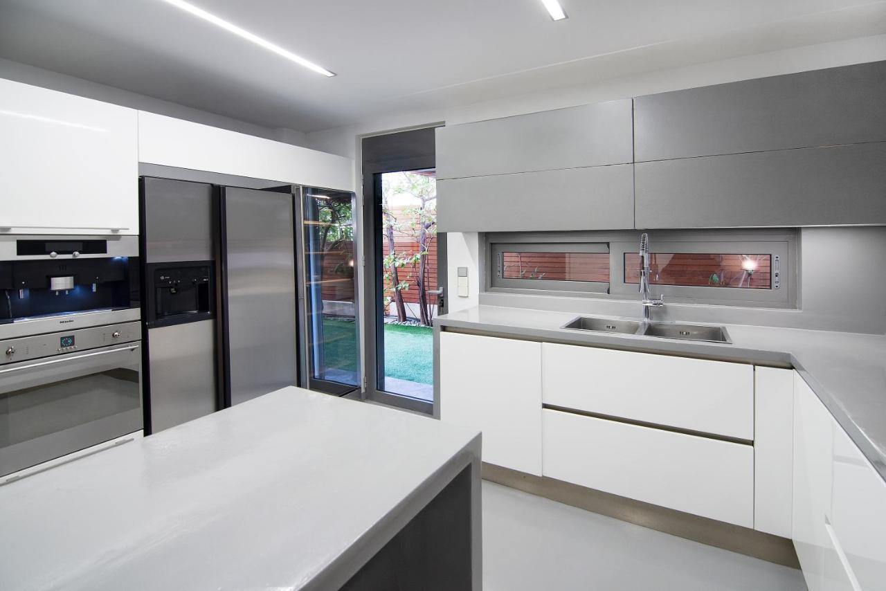 Willa Elegant And Private Living By Neuvel Ateny Zewnętrze zdjęcie
