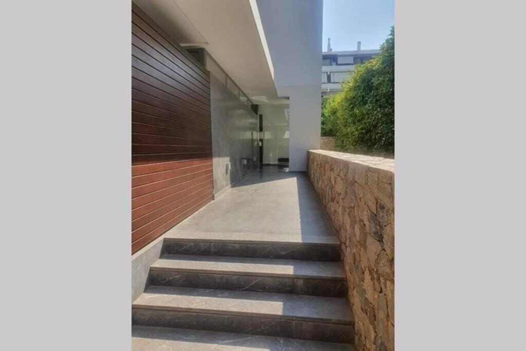 Willa Elegant And Private Living By Neuvel Ateny Zewnętrze zdjęcie