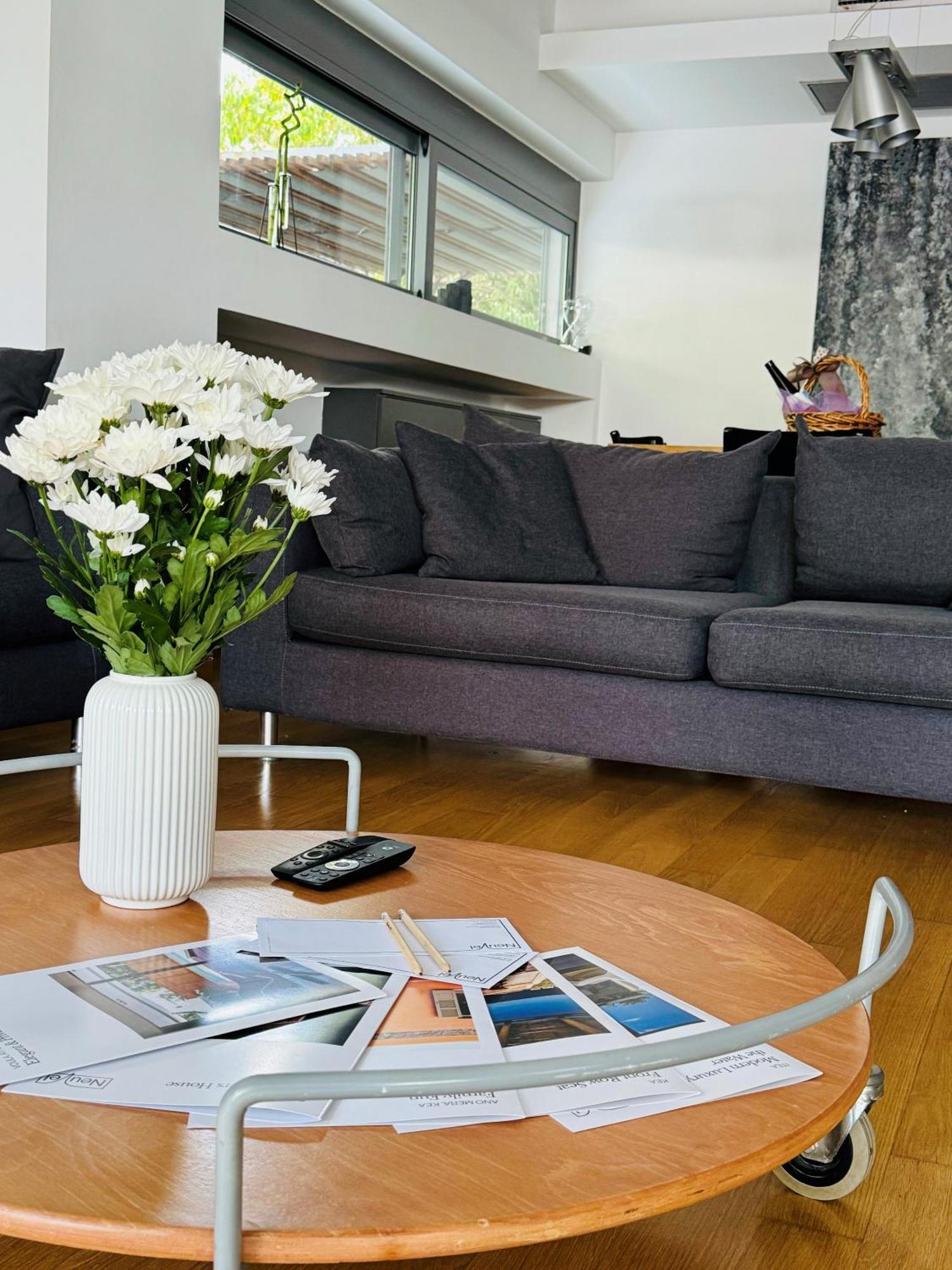 Willa Elegant And Private Living By Neuvel Ateny Zewnętrze zdjęcie